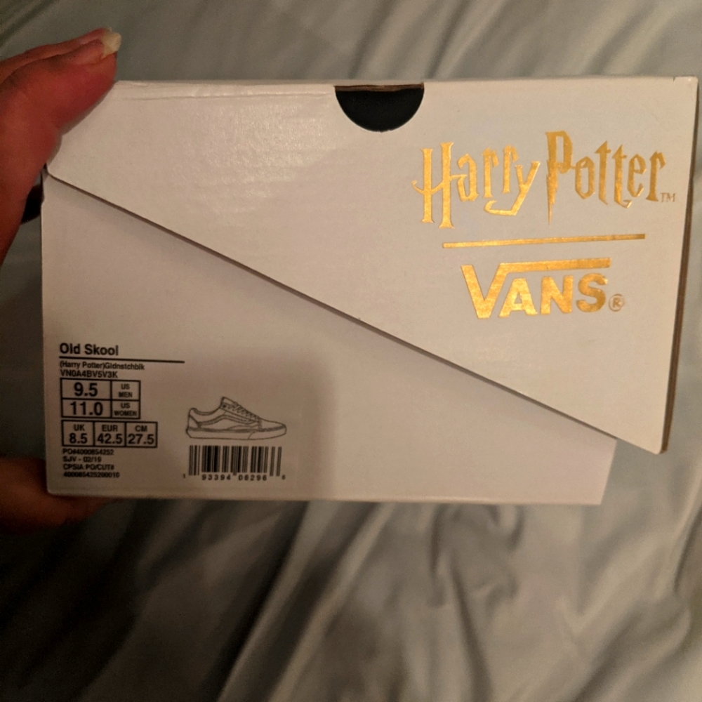 Harry Potter Golden Snitch Vans size 11W, 9.5M